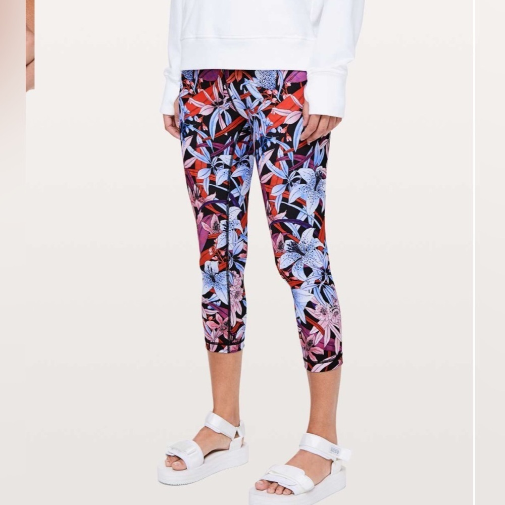 Lululemon- Wunder Under Crop Hi- Rise *Full On Luxtreme 21*